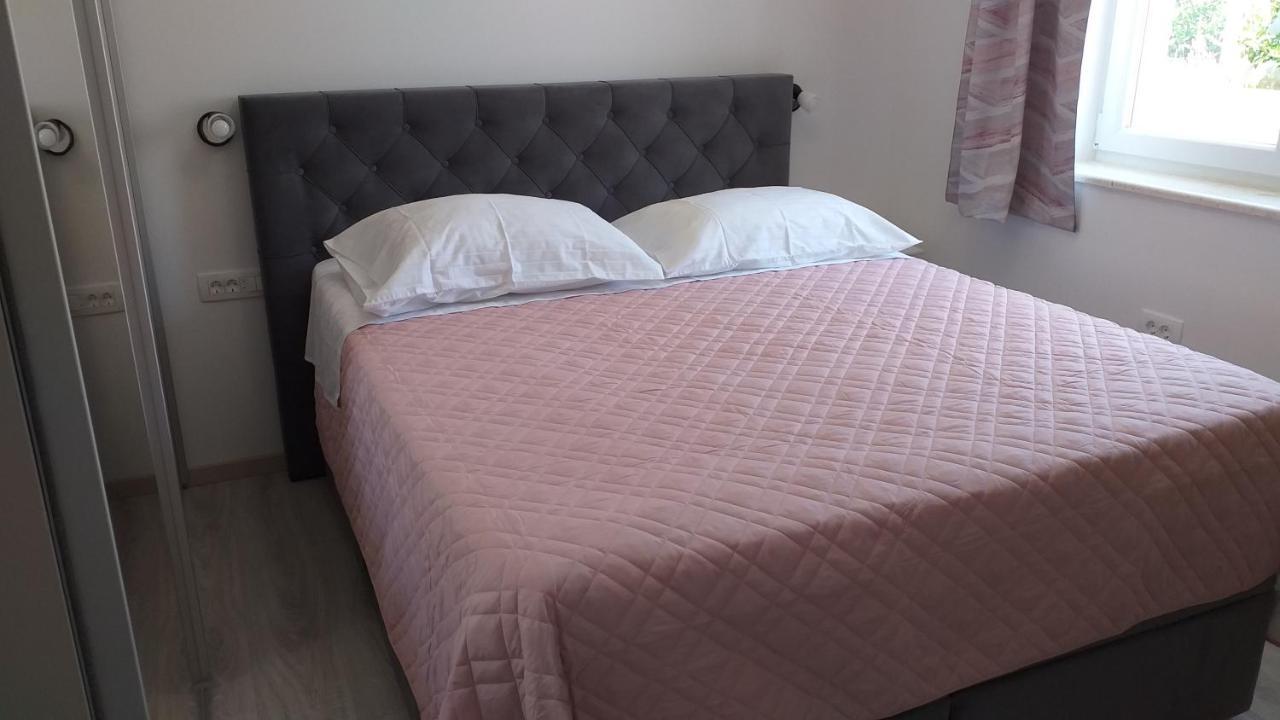 Apartman Karla Lastovo Exteriör bild